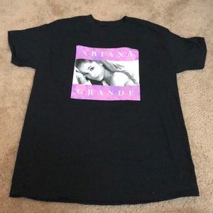 Ariana Grande t-shirt